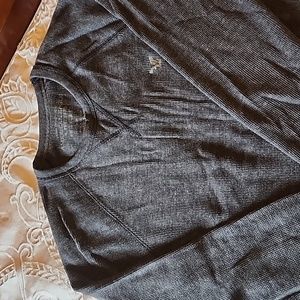 Men's tee longsleeve size medium in good condition color dark gray...